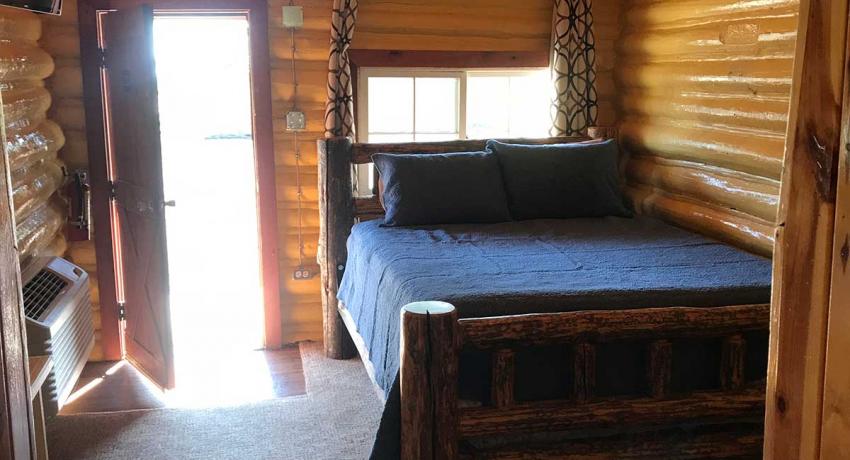 Ashton Cabin Rentals Cabin #5 Bed