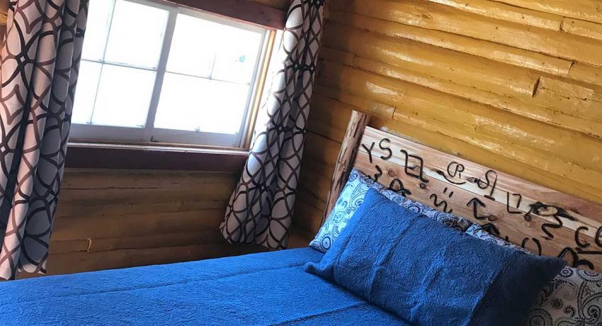 Ashton Log Cabin Rentals, Cabin 6 - Bed