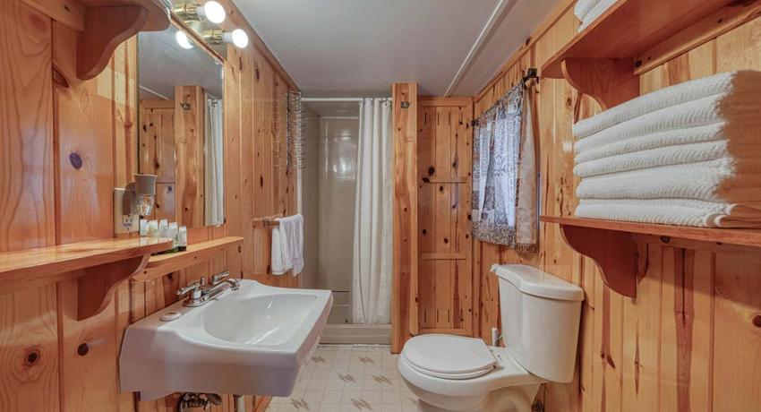 Ashton Log Cabin Rentals - Cabin 7 Bath