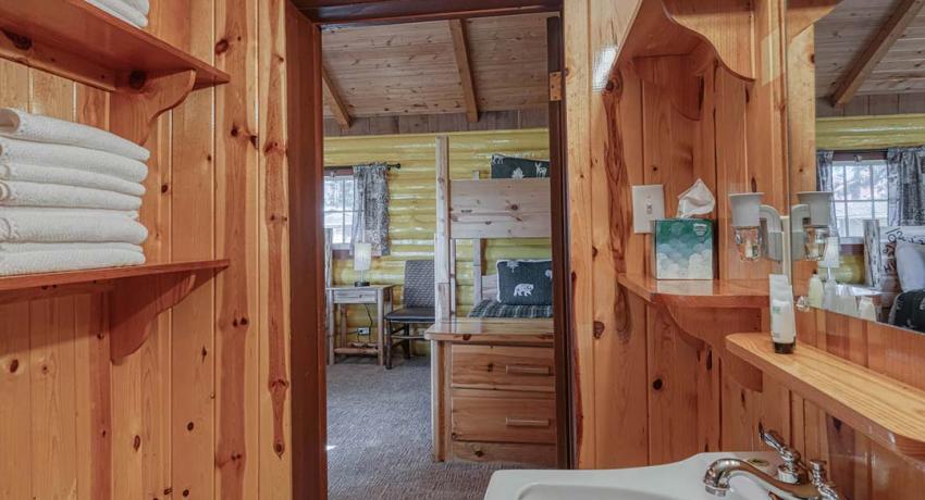 Ashton Log Cabin Rentals - Cabin 7 Bath